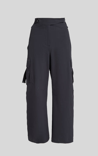 Trailmix Pant. Activewear for outdoorswomen made by SENIQ.